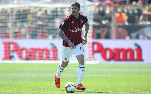  里尔青年军崛起惊艳法甲，三连胜后跃居联赛前三甲  