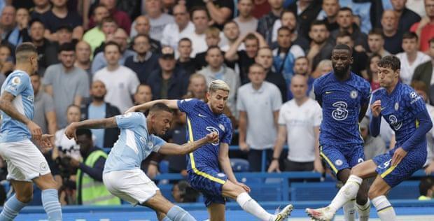  阿尔米隆梅开二度，纽卡斯尔联战平利物浦